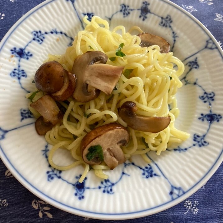 マッシュルームと青じその焼きそば